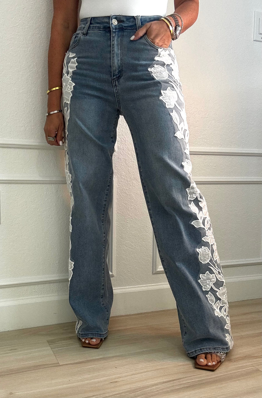 Melivya™ Bloom Trail Embroidered Jeans