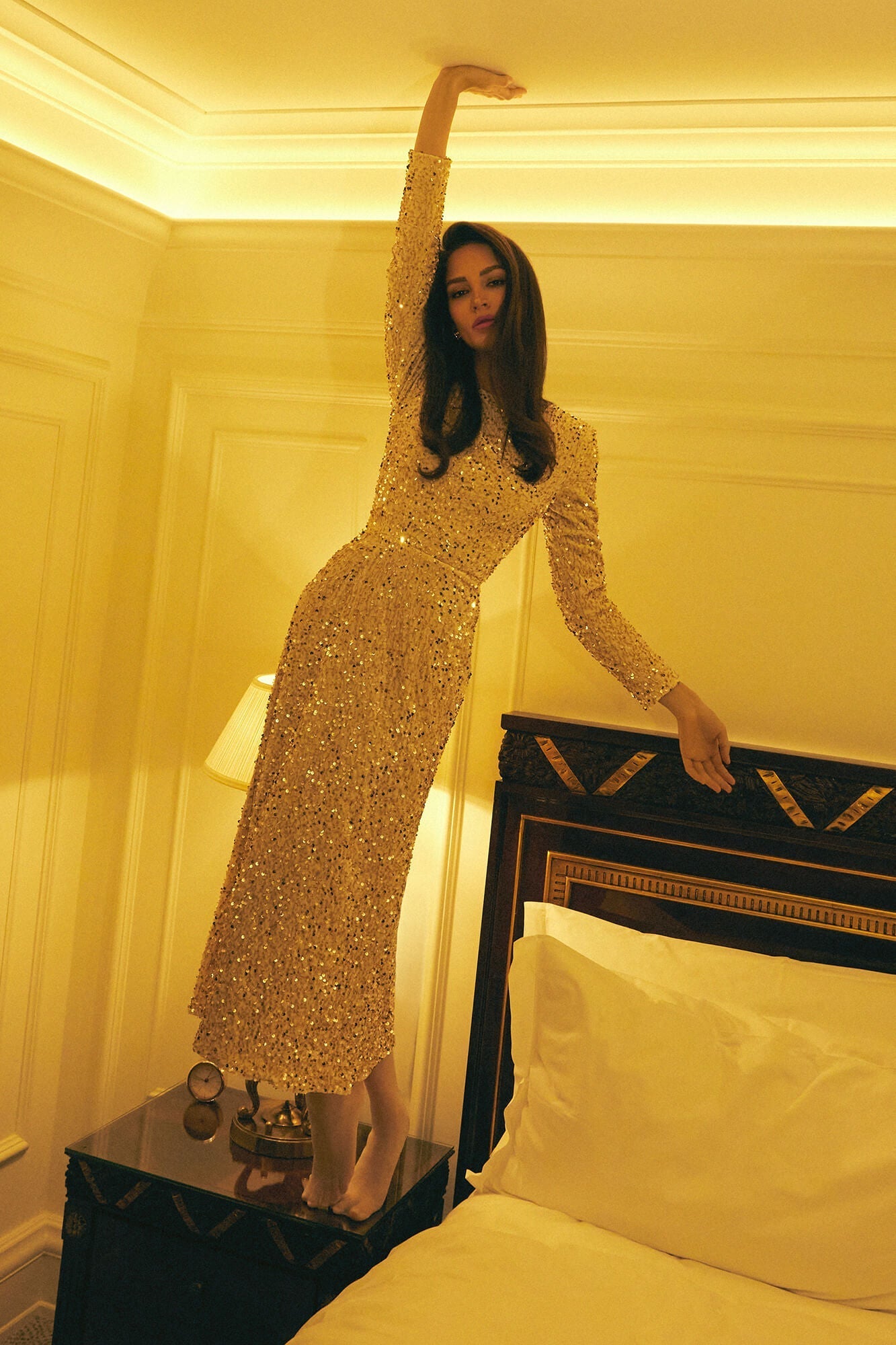 Melivya™ Sequin Decorated Velvet Long Sleeve Midi Dress