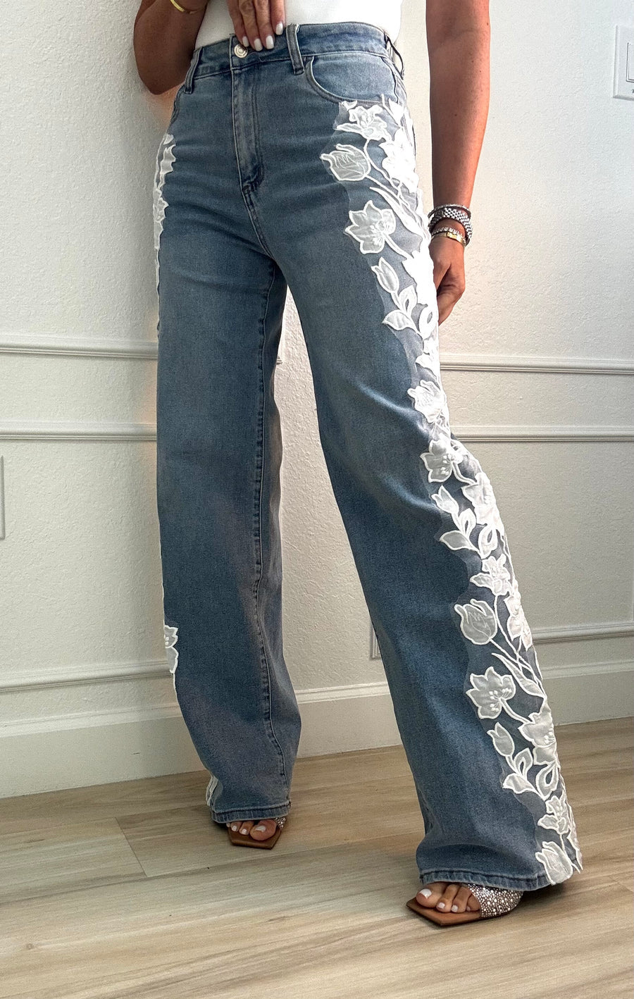 Melivya™ Bloom Trail Embroidered Jeans